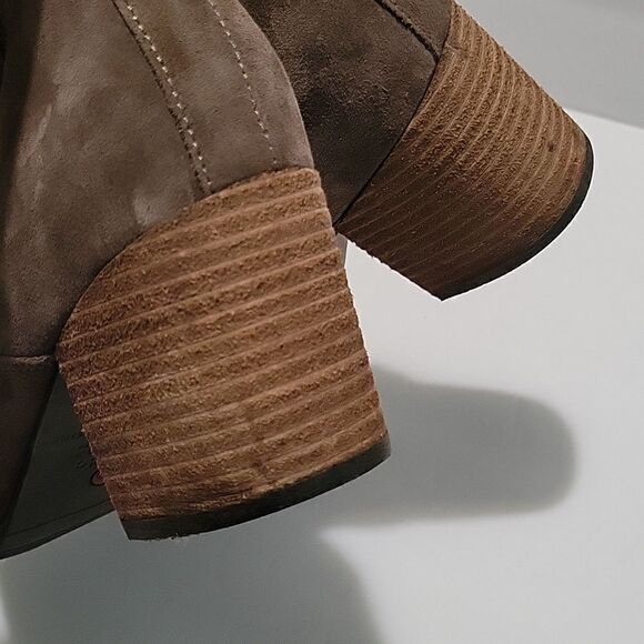 Blondo Stacked Block Heel Suede Boots - Picture 10 of 15